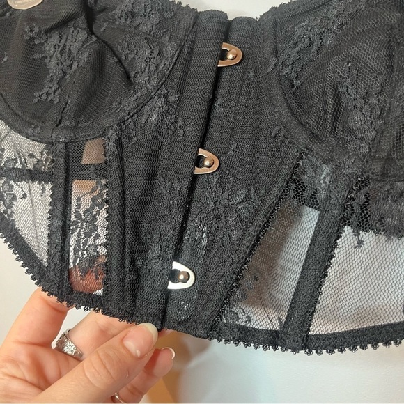 Urban Outfitters Out From Under Firecracker Black Lace Cropped Corset Top M NWT - Picture 7 of 15